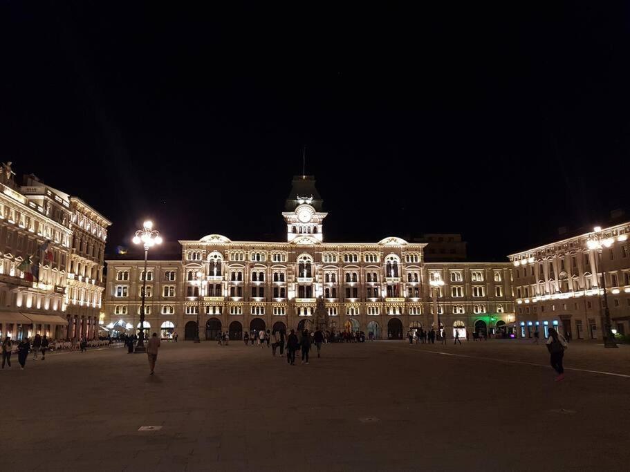 Still Und Stilvoll Im Stadtzentrum Apartment Trieste Exterior photo